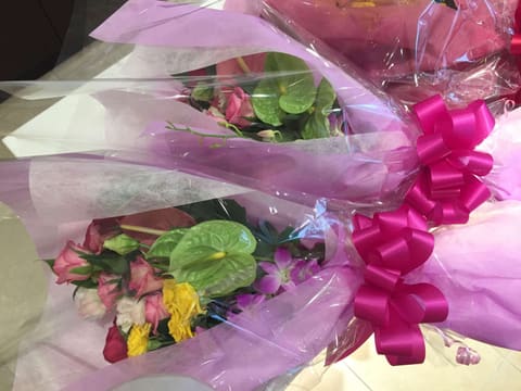 豊洲にあるアニヴェルセル豊洲さんへ　　トス用ブーケ、花束をお届けの納品写真