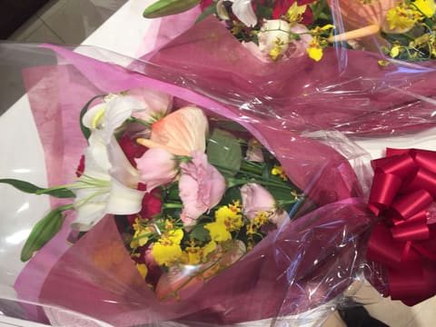 豊洲にあるアニヴェルセル豊洲さんへ　　トス用ブーケ、花束をお届けの納品写真