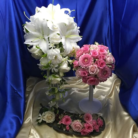 喜ノ雅 茗渓館 ブーケ 【初めてお邪魔しました！茗荷谷駅近くの喜ノ雅 茗渓館 カサブランカのキャスケードとお花お任せピンク系ラウンドＬサイズブーケ】の納品ブーケ写真