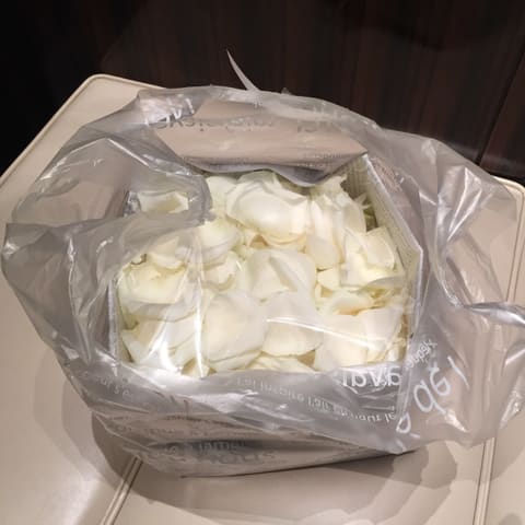 パレスホテル東京【丸の内にあるパレスホテル東京さんへ　フラワーシャワーをお届け】の納品ブーケ写真